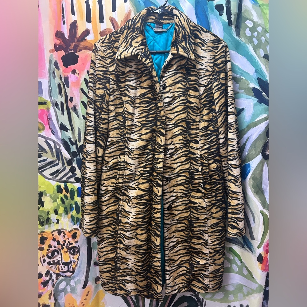 90’s Guess Tiger Print Coat size L